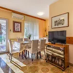 Apartment 2 Bedroom In