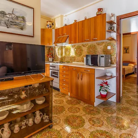 2 Bedroom Front In Daire