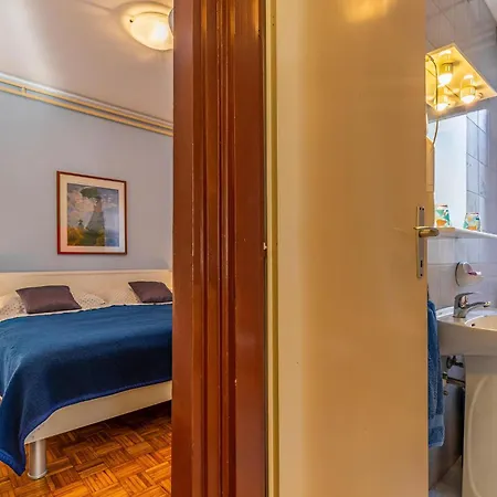 Lovely In With Wifi 풀라